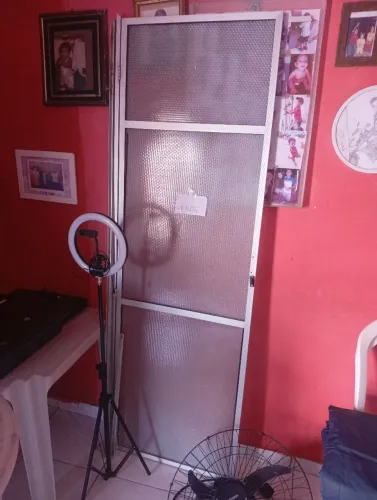 Portão de alumínio e acrilico