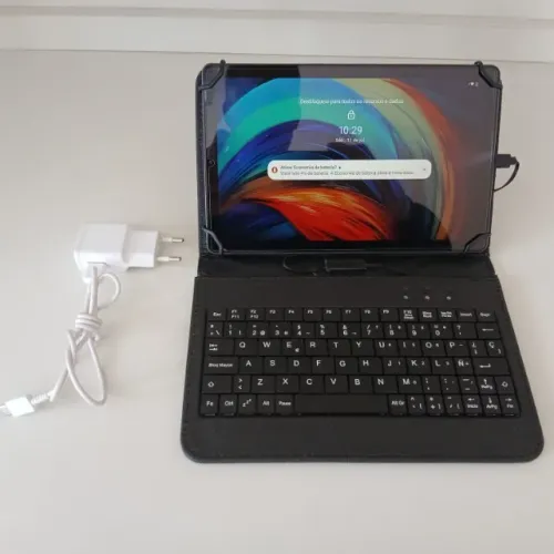 Tablet Lenovo M9 4Gb / 64 Gb c/ Capa teclado Semi novo