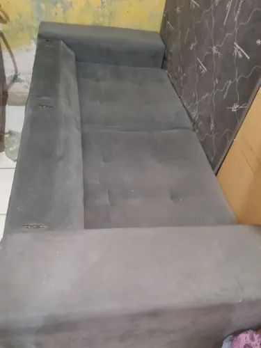 Vendo um sofá retrátil,2 lugares,semi novo