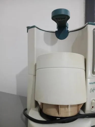 Cafeteira da marca Walita café antiga sem o jarro/