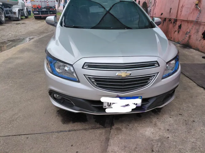 Chevrolet Onix Hatch LTZ 1.4 8V Flex Power Aut. 4P 2016