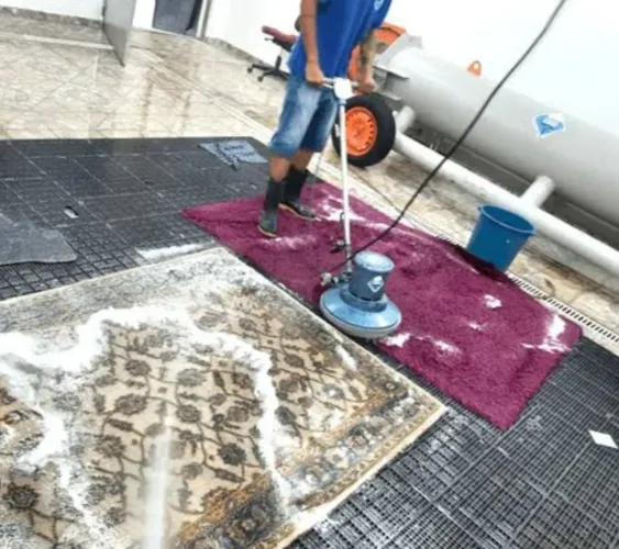 auxiliar de lavagem a seco