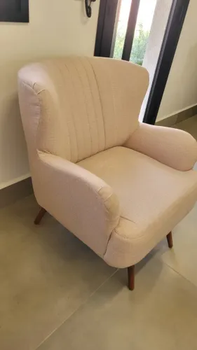 Poltrona Fina confortável linda