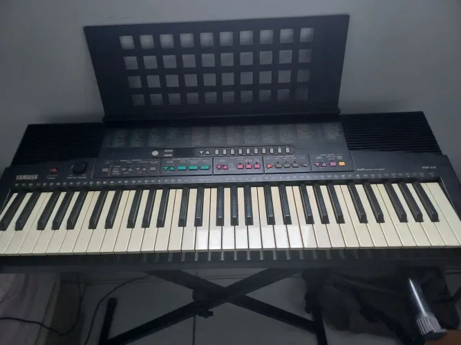 TECLADO YAMAHA 