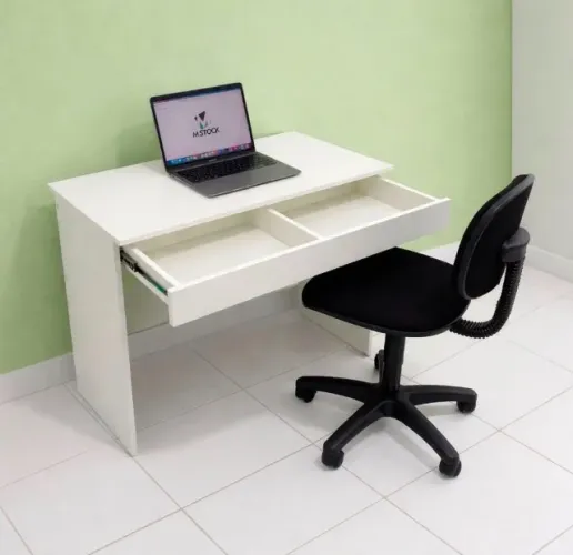 Mesa de escritório nova