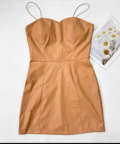 Vestido de couro fake