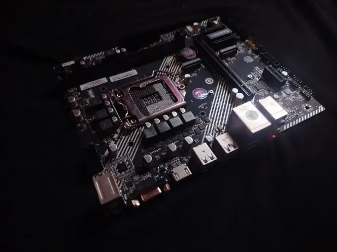 Placa Mãe NTC H510M LGA1200 DDR4 64GB Micro ATX Socket Intel H510 Preto (seminovo)