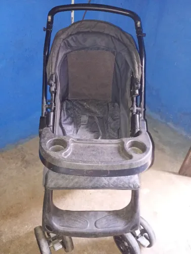 Vendo carrinho de bebê Burigotto não faço entrega