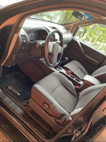 Nissan Frontier XE CD 4X4 2.5 TB Diesel 2013