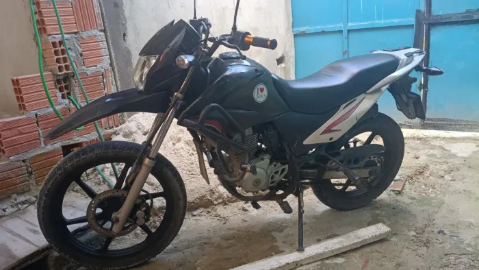 Vendo uma Bros 150 seminovos 
