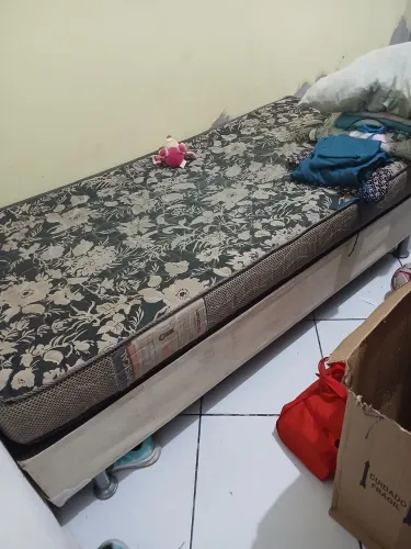 Cama box solteiro com colchão 