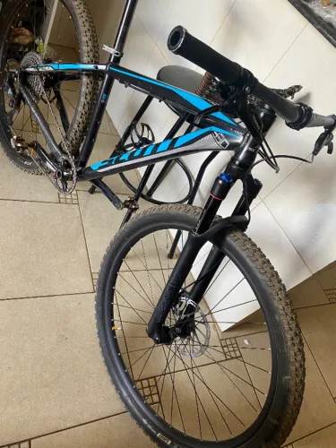 Bicicleta mtb scott