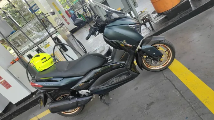 XMax 250 Estilo com economia.