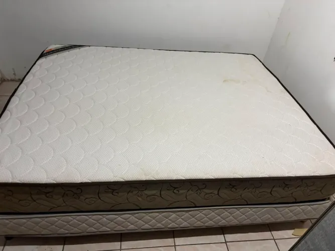 Cama box Queen