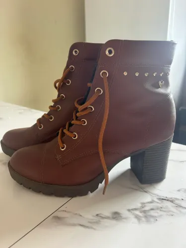 Bota Mississipi seminova