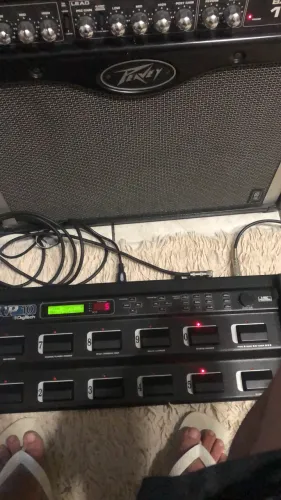 Pedaleira de guitarra RP10 Digitech