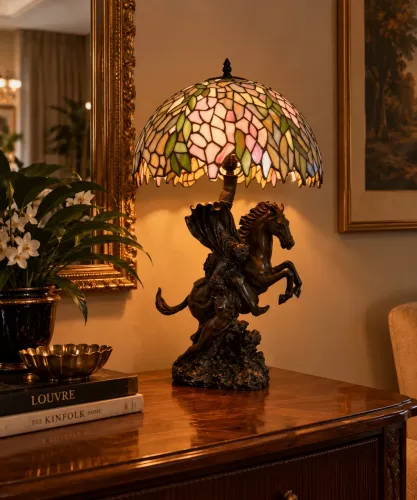 Vendo luminária abajur de mesa escultórica em pétit bronze