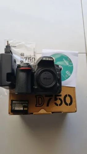 Nikon D750 - Corpo com 165k