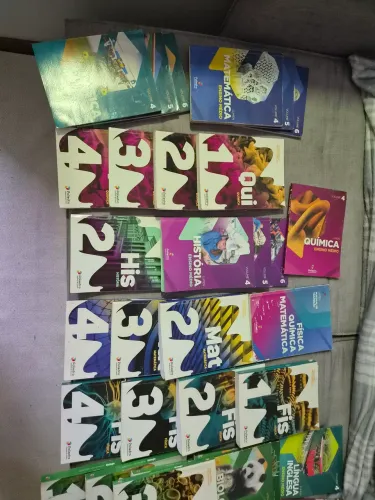 Livros didáticos POLIEDRO ensino médio. Doação