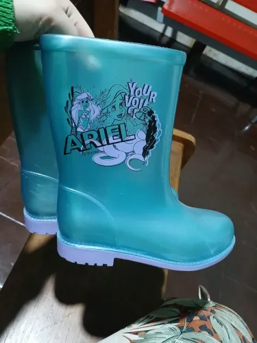 bota galocha infantil da Disney Rain Magic Ariel Grendene. N° 29