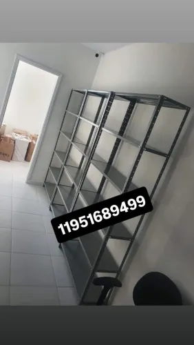 Distribuidor de prateleiras de aço 