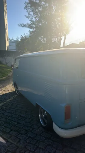 Mini ônibus azul 