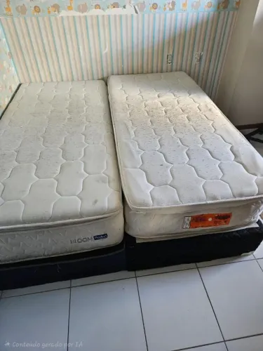Vendo 2 conjuntos de cama box solteiro