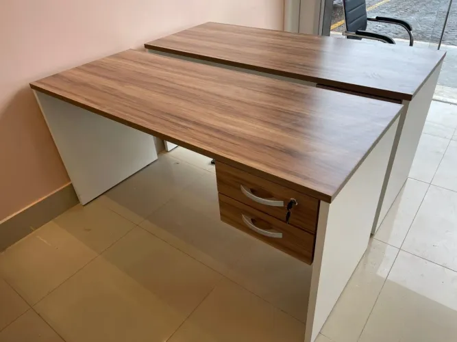 MESA DE ESCRITORIO COM GAVETAS 1.50x0.60 LOJA IKONOFFICE