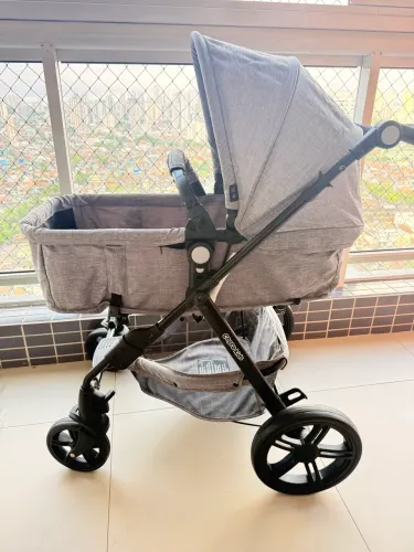 Carrinho de bebê cosco