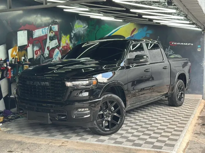 Ram 1500 Laram. Night ED. Bi-TB 3.0 4X4 Aut. 2025