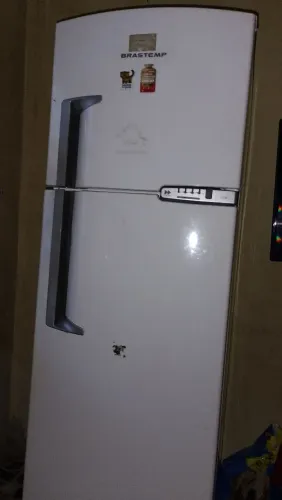 Vende se geladeira 800 reais