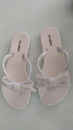 Rasteira mini Melissa branca Tam 29