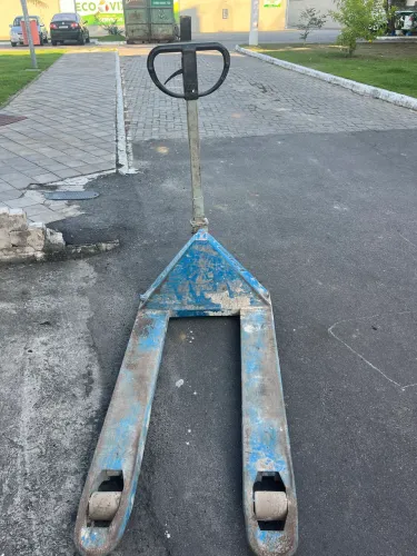 Paleteira cap. 2.200kg. - 780,00