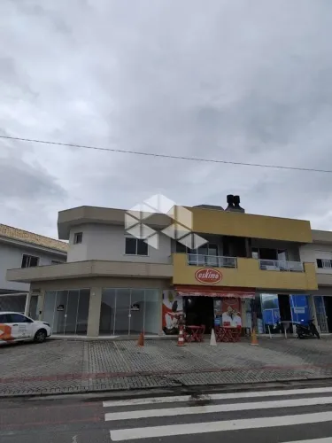 PRÉDIO COMERCIAL COM 375M² PRIVATIVOS NO CARIANOS EM FLORIANÓPOLIS/SC