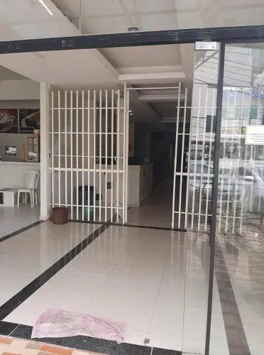 Sala comercial 3 andar escada no bairro do Marco esquina da João Paulo II