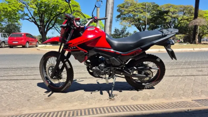 Shineray SHI 175 EFI -2025/2025 - apenas 9.500 km