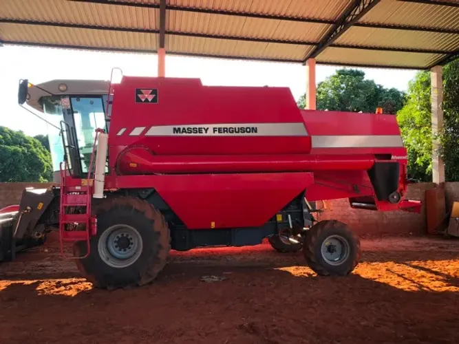 Colheitadeira MF32 Advanced ano 2013 com Plataforma 20 Pés Dyna