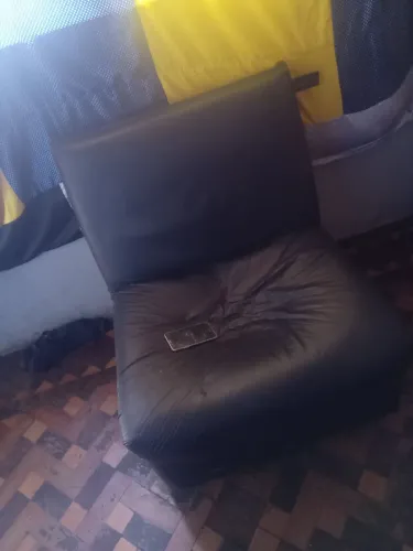 Chapeira e um sofá cama pra vender 
