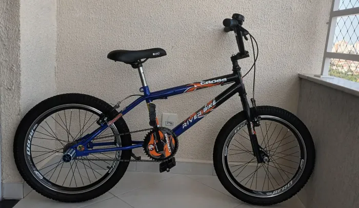 Bicicleta aro 20 BMX