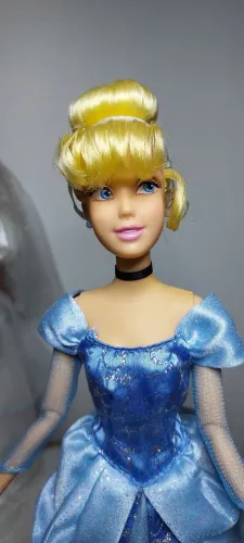 .Boneca cinderela Disney store 