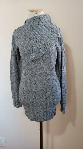 Blusa de lã cinza