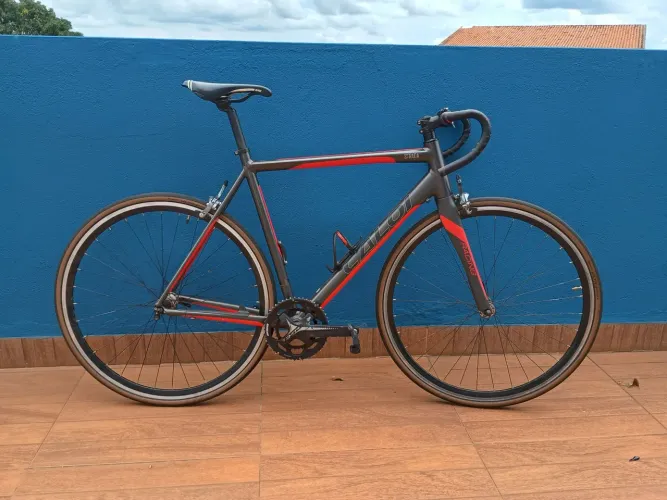 Caloi Strada Racing