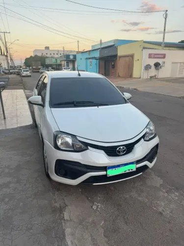 Toyota Etios X Plus Sedan 1.5 Flex 16V 4P Aut. 2021