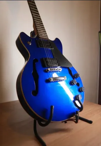 Guitarra semi acústica