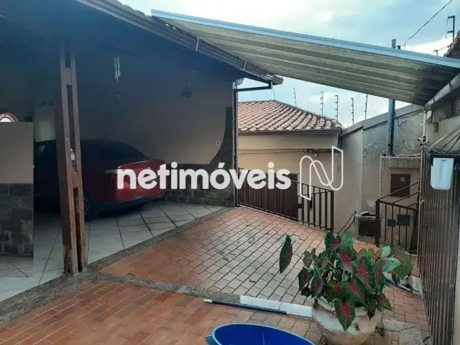 Casa Ampla à Venda no Europa Conforto, Espaço e Excelente Infraestrutura