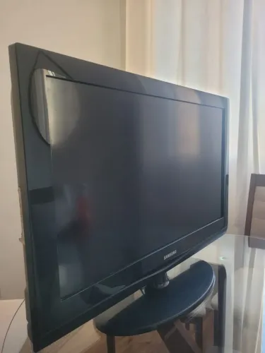 VENDO 3 TVs 32 POLEGADAS RS 300 "COM DEFEITO" PARA RETIRAR PEÇAS.