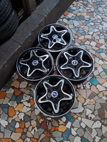 Jogo de rodas de liga leve aro 13/4 furos originais Fiat 147 e outros