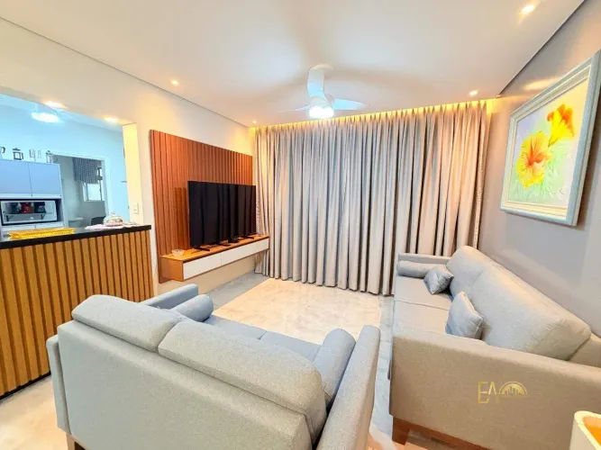 Apartamento na quadra da praia á venda na Aparecida em Santos