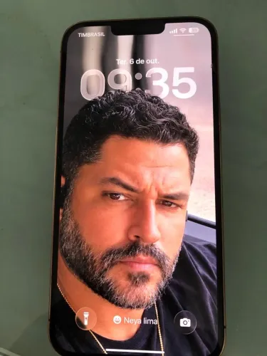 Vendo um celular