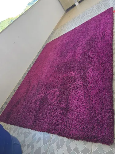 Tapete pelo cor Uva Muito Novo
